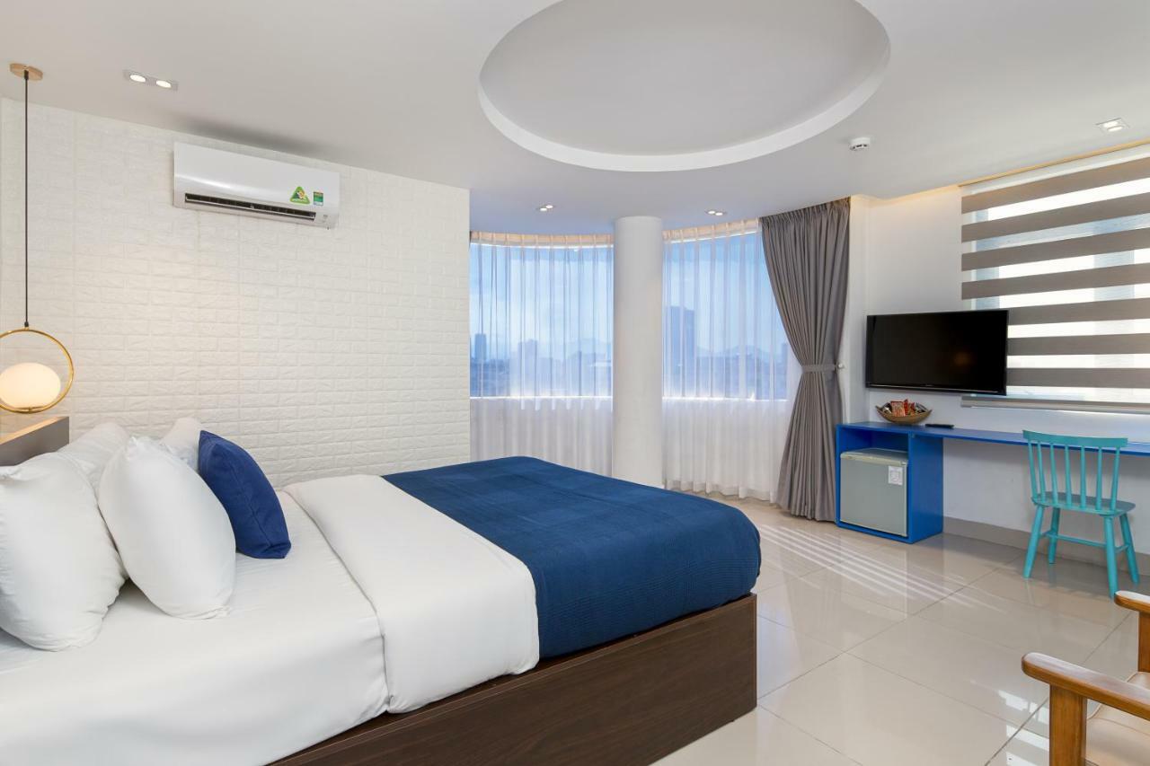 Chill Box Premier- Beach Hotel Danang Exterior photo